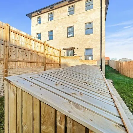 Opulent 2br 2ba House With Free Parking