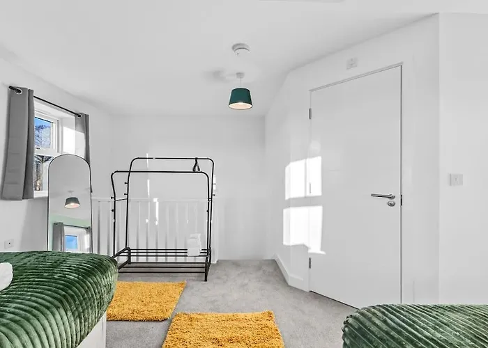 Opulent 2br 2ba House With Free Parking * Leeds (West Yorkshire)