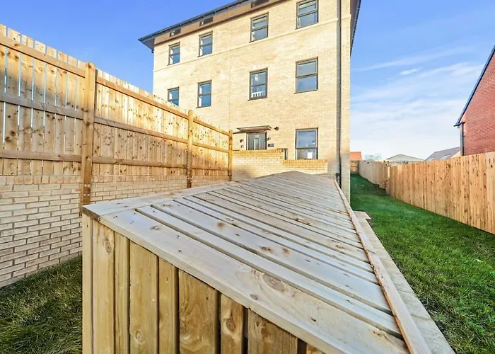 Opulent 2br 2ba House With Free Parking