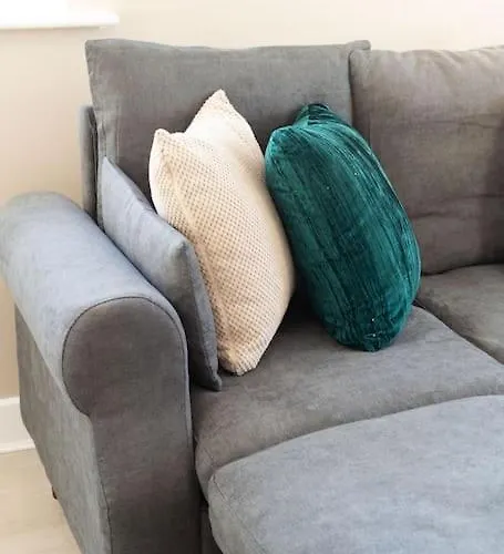 Opulent 2br 2ba House With Free Parking Semesterbostad *