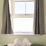 度假居 Opulent 2br 2ba House With Free Parking *