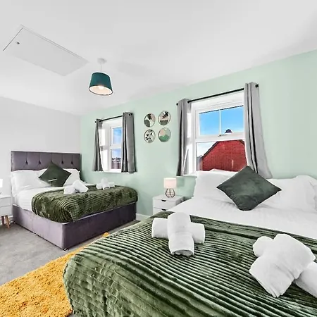 Opulent 2br 2ba House With Free Parking Лидс