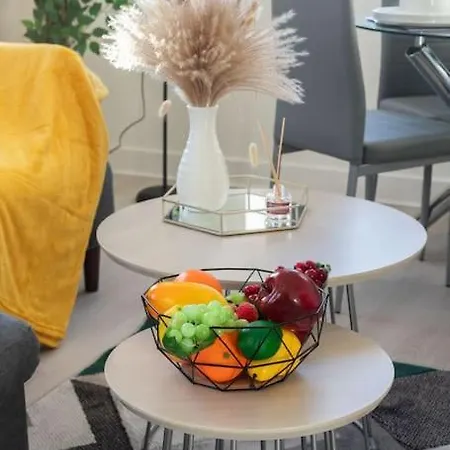 Holiday home Opulent 2br 2ba House With Free Parking Leeds (West Yorkshire)