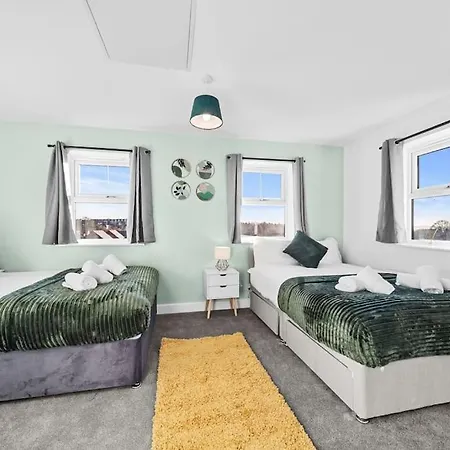 Opulent 2br 2ba House With Free Parking Лидс