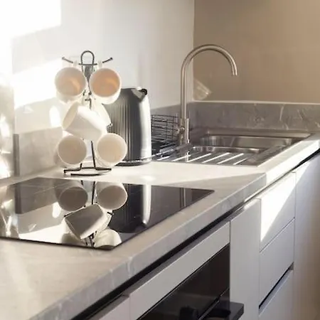 Opulent 2br 2ba House With Free Parking