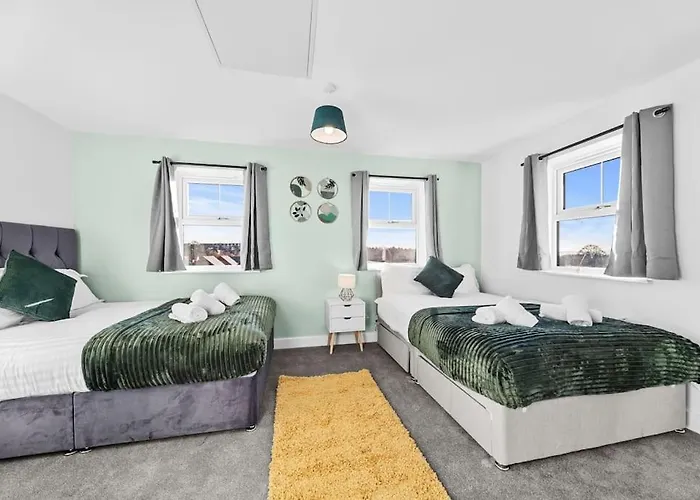 Opulent 2br 2ba House With Free Parking Leeds (West Yorkshire)