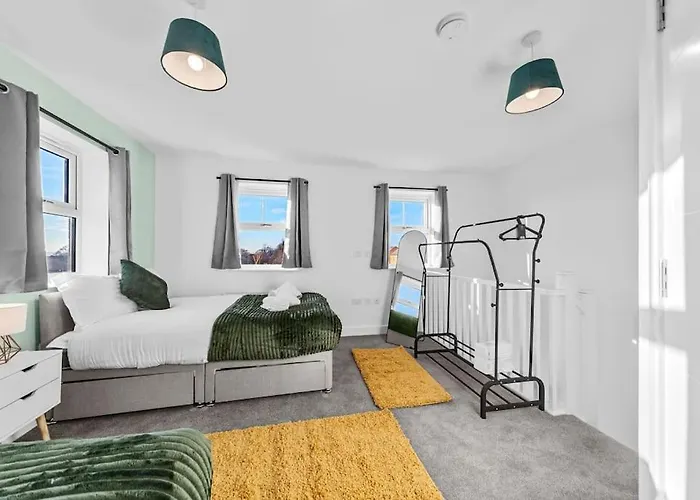 Holiday home Opulent 2br 2ba House With Free Parking *