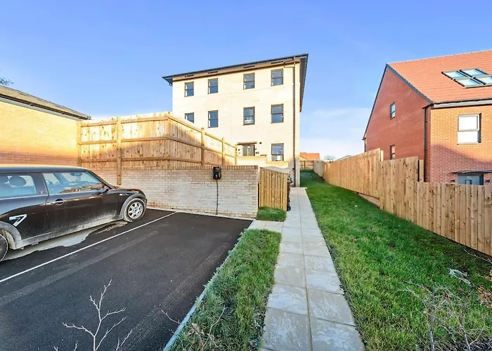 Opulent 2br 2ba House With Free Parking Leeds (West Yorkshire)