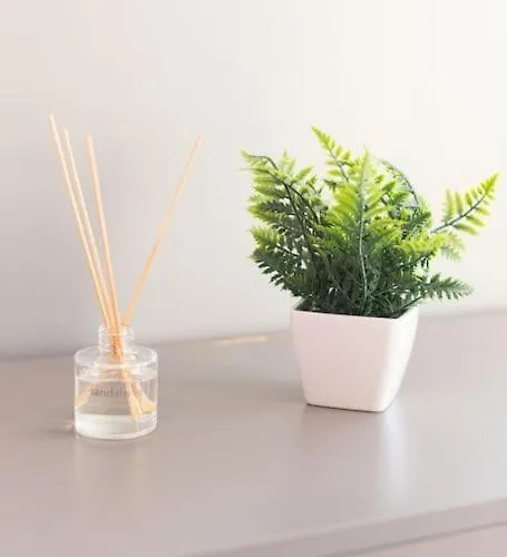 Opulent 2br 2ba House With Free Parking