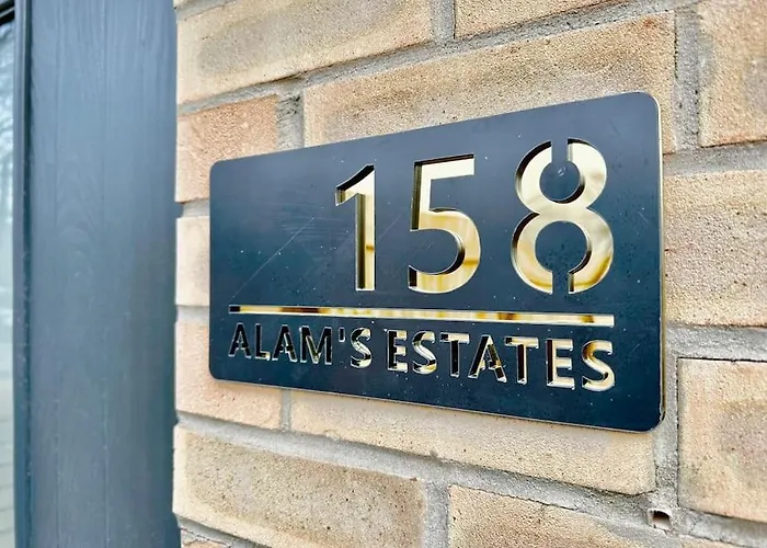 Opulent 2br 2ba House With Free Parking Holiday home