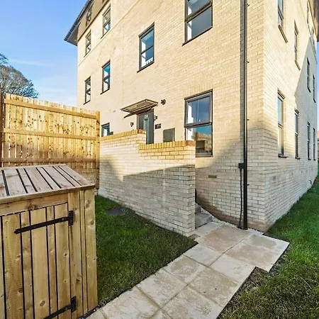 Opulent 2br 2ba House With Free Parking 度假居 利兹